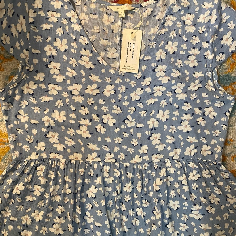 SOLD! NEW! Sim & Sam Dusty Blue Floral V-Neck Capped Sleeve Peplum Top M - Picture 4 of 15